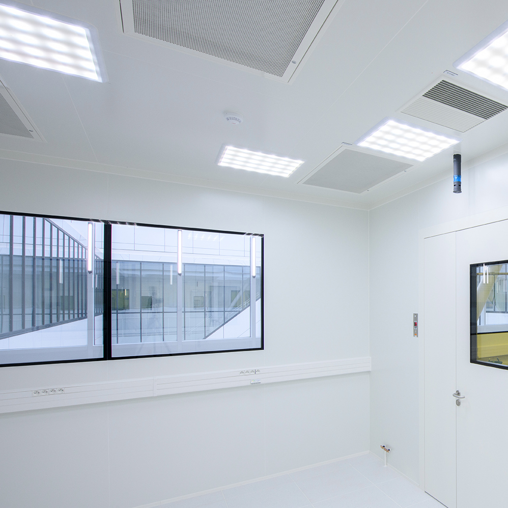 Sandwich ceiling panel - special feature